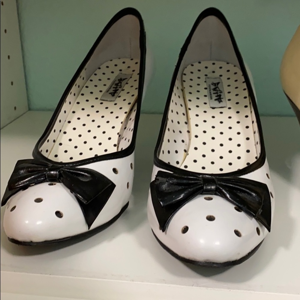 Size 10 BAIT shoes